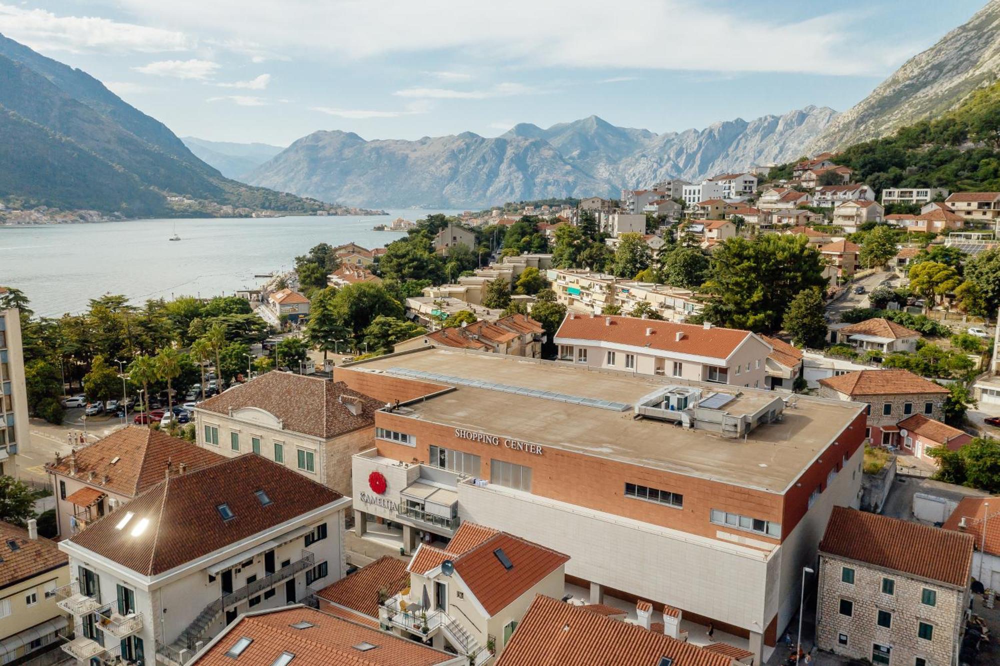 Kotor Central Point Bagian luar foto