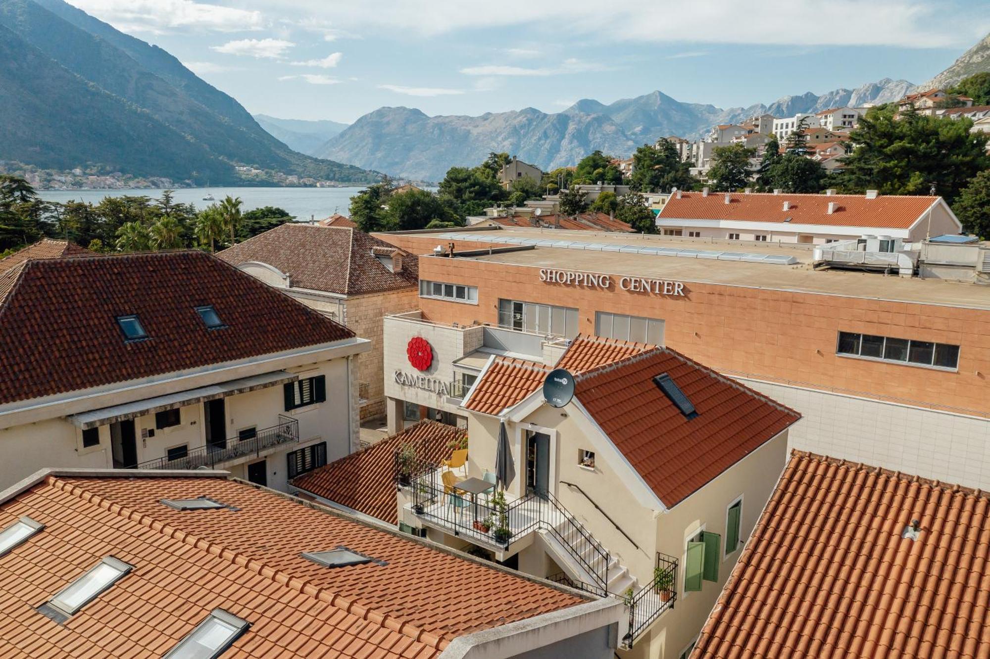 Kotor Central Point Bagian luar foto