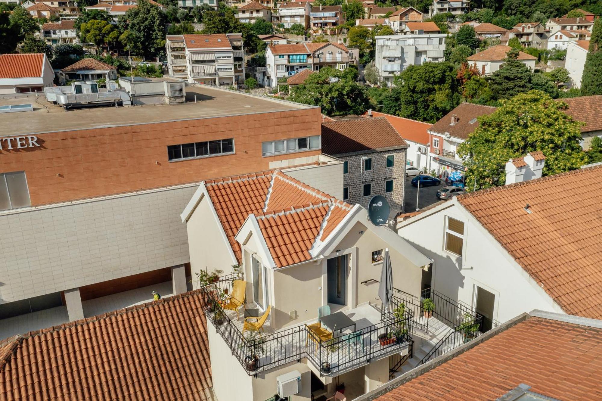 Kotor Central Point Bagian luar foto
